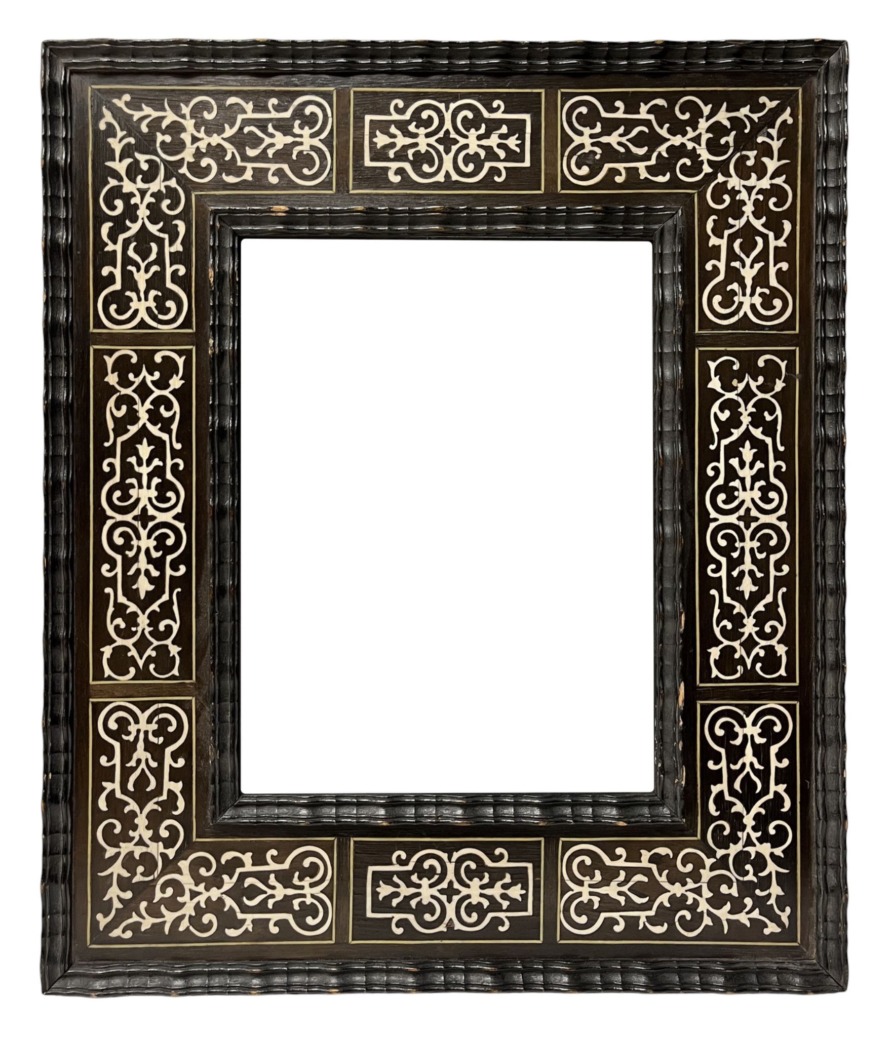 Cadre en bois noirci et marqueterie — 23,7 x 18 cm — Réf.PC0094M1 (Paire PC0095M1)